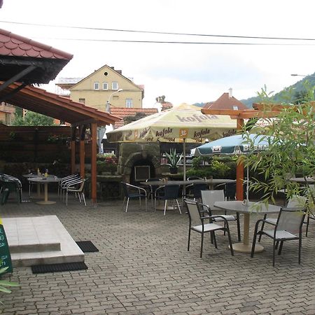 דצ'ין Hotel Kovarna מראה חיצוני תמונה