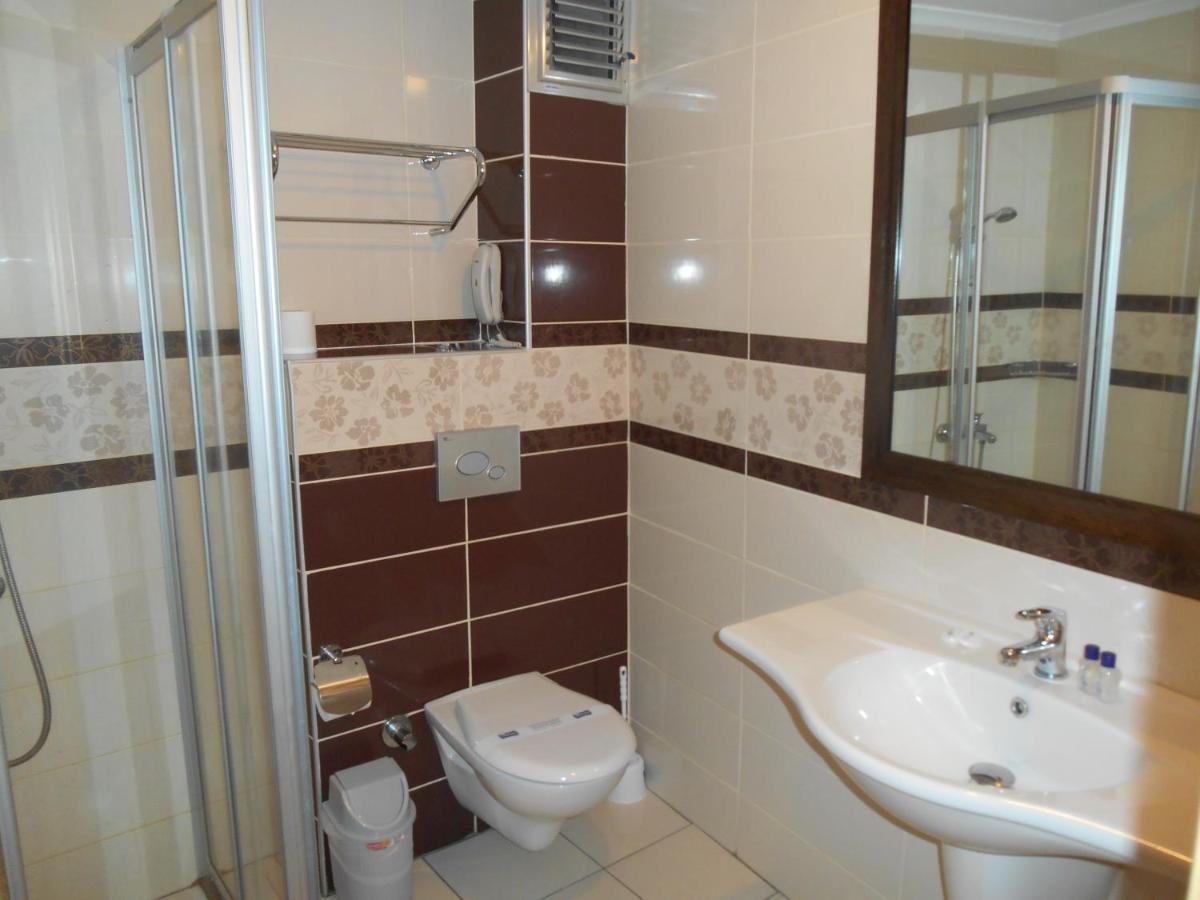 דצ'ין Hotel Kovarna מראה חיצוני תמונה