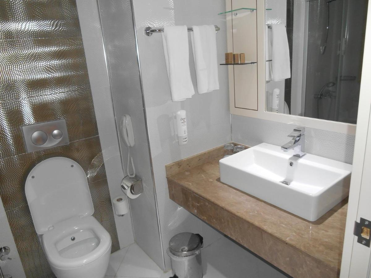 דצ'ין Hotel Kovarna מראה חיצוני תמונה