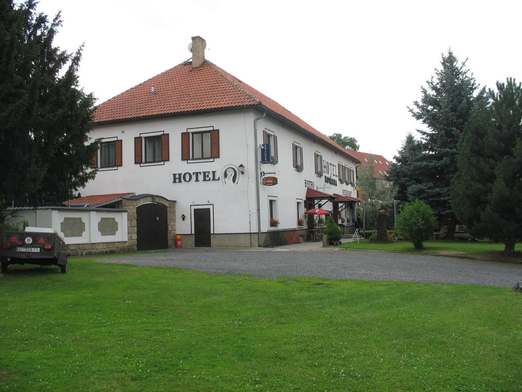 דצ'ין Hotel Kovarna מראה חיצוני תמונה