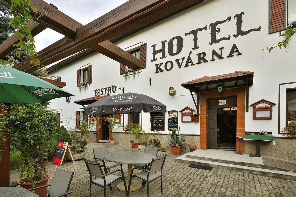 דצ'ין Hotel Kovarna מראה חיצוני תמונה